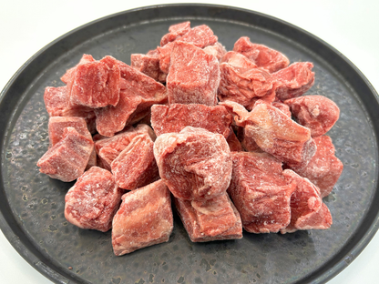 ＼新商品／ 使いたい分だけ使える！パラパラ煮込み用赤身ぶつ切り 500g